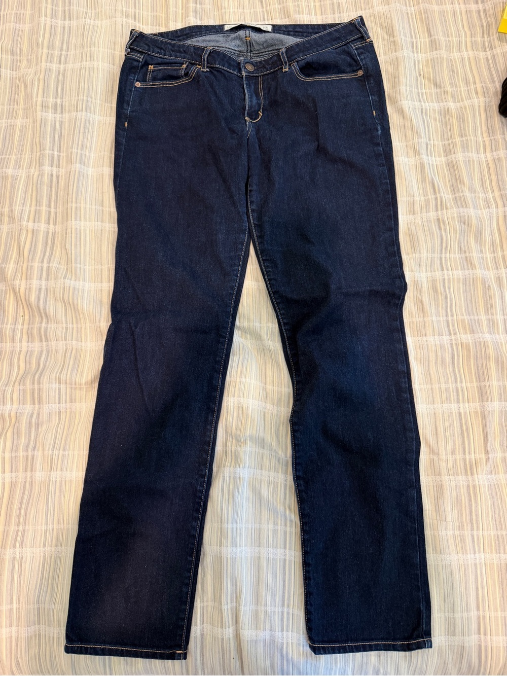 Abercrombie & Fitch Dark Blue Denim Jeans - Classic Straight Fit size 12R